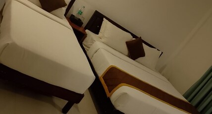 Square Inn Room Type - DELUXE TRIPLE BED ROOM