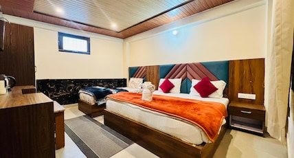 Hotel Maa Bhuvneswari, Badrinath Ji Room Type - Triple sharing room Hotel Maa Bhuvneswari, Badrinath Ji Room Type - Triple sharing room