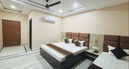 Hotel Al Aziz Room Type - Three Bed room