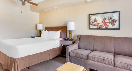 Hilton Vacation Club Ridge on Sedona Room Type - STUDIO QUEEN BED BALC PAT