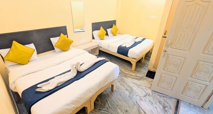 GANGA KASHTI Room Type - Quadruple Room