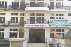 Hotel White House