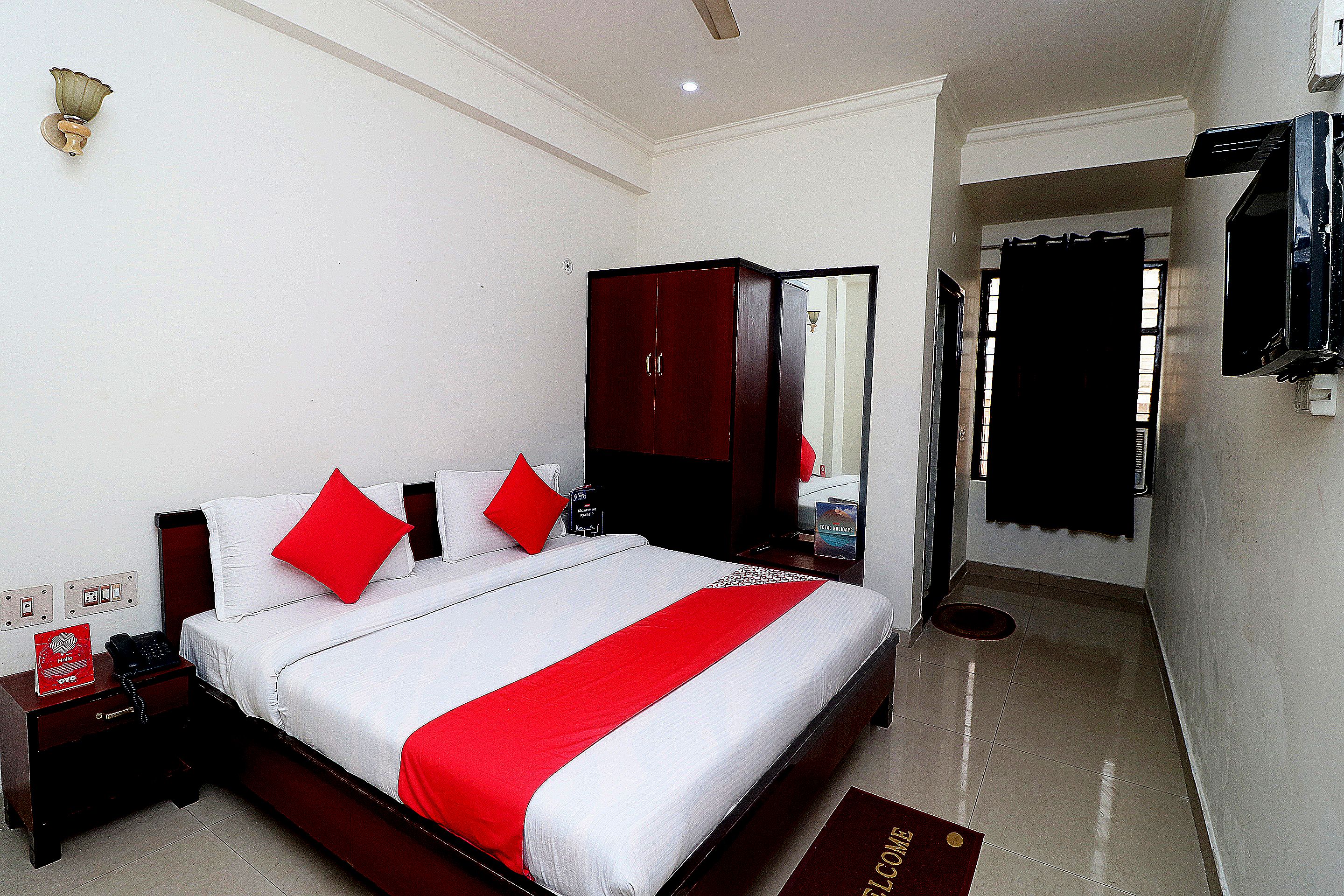 Hotel O Gayatri Palace - Tap to explore photos