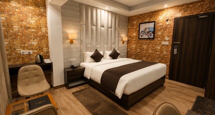 Hotel Sainison, Manali Room Type - Super Deluxe Mountain view Hotel Sainison, Manali Room Type - Super Deluxe Mountain view