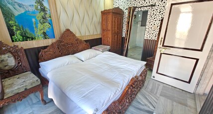 HOTEL TIP TOP Room Type - Deluxe Room