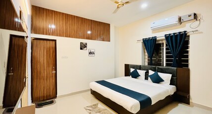 HOTEL EMERALD SIGNATURE Room Type - CLASSIC ROOM