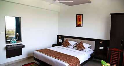 Narayans Leela In By SGOH Room Type - Deluxe AC Room
