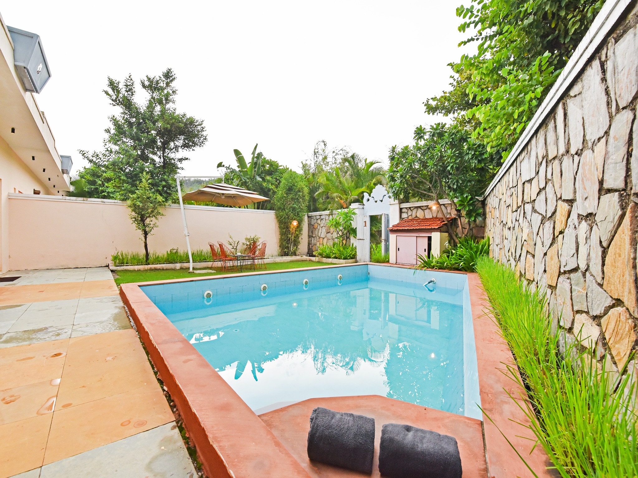 DanCenter Parijat Villas & Suites with Pvt Pool Udaipur Nathdwara - Tap to explore photos