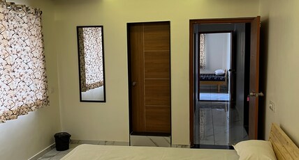 Shree Vinayak Home Stay Room Type - Deluxe Room 103