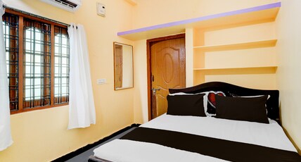Flagship OYO Hotel O Lucky Room Type - Classic