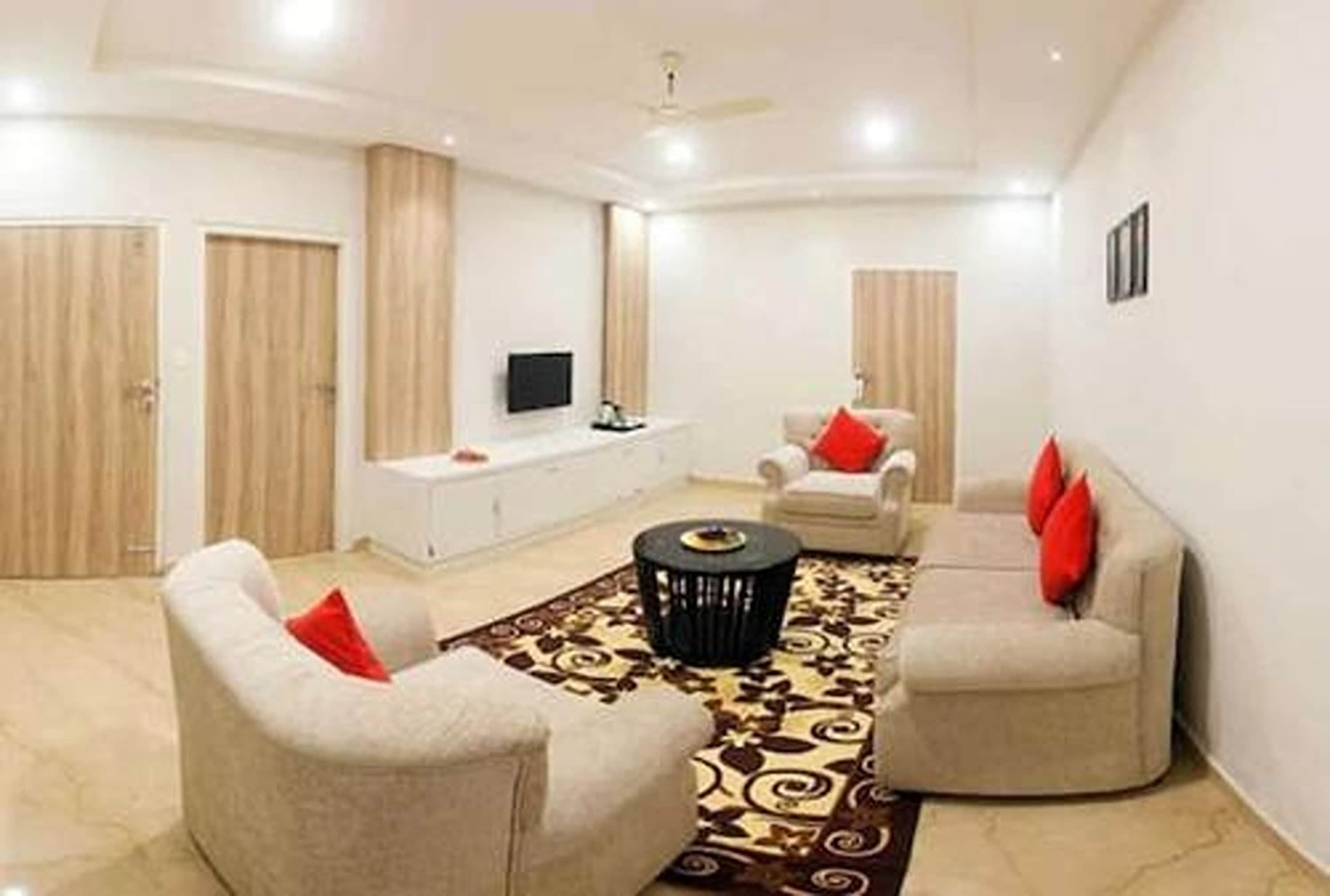 WildZone 4 BHK Private Villa - Tap to explore photos