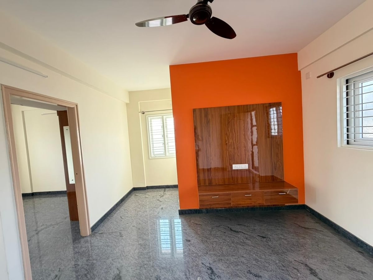 1BHK Balcony lift Nr HSR Flyover bus stop - Tap to explore photos