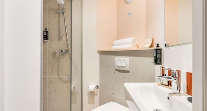 greet Hotel Prevessin Geneve Airport Room Type - Pop Triple room with 2 single-size beds and 1 bunk bed