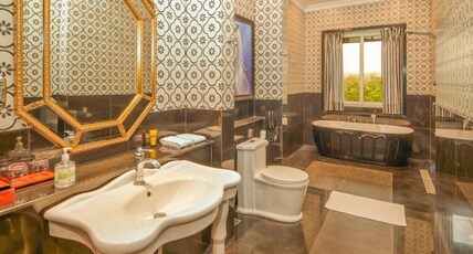 Mayfair Tea Resort Room Type - Manager Suite with Bathtub and Balcony