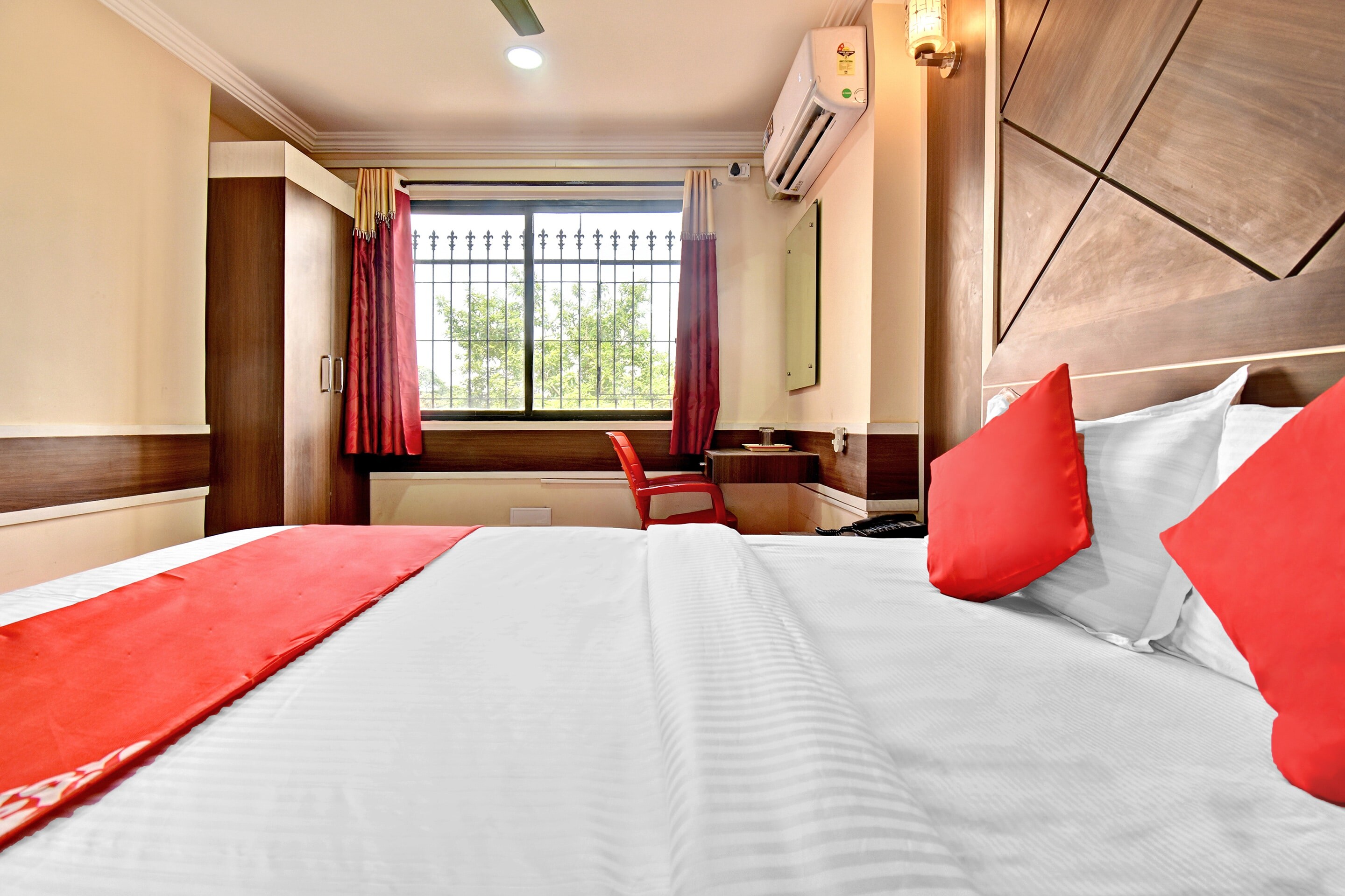 Hotel O Star Ldh - Tap to explore photos