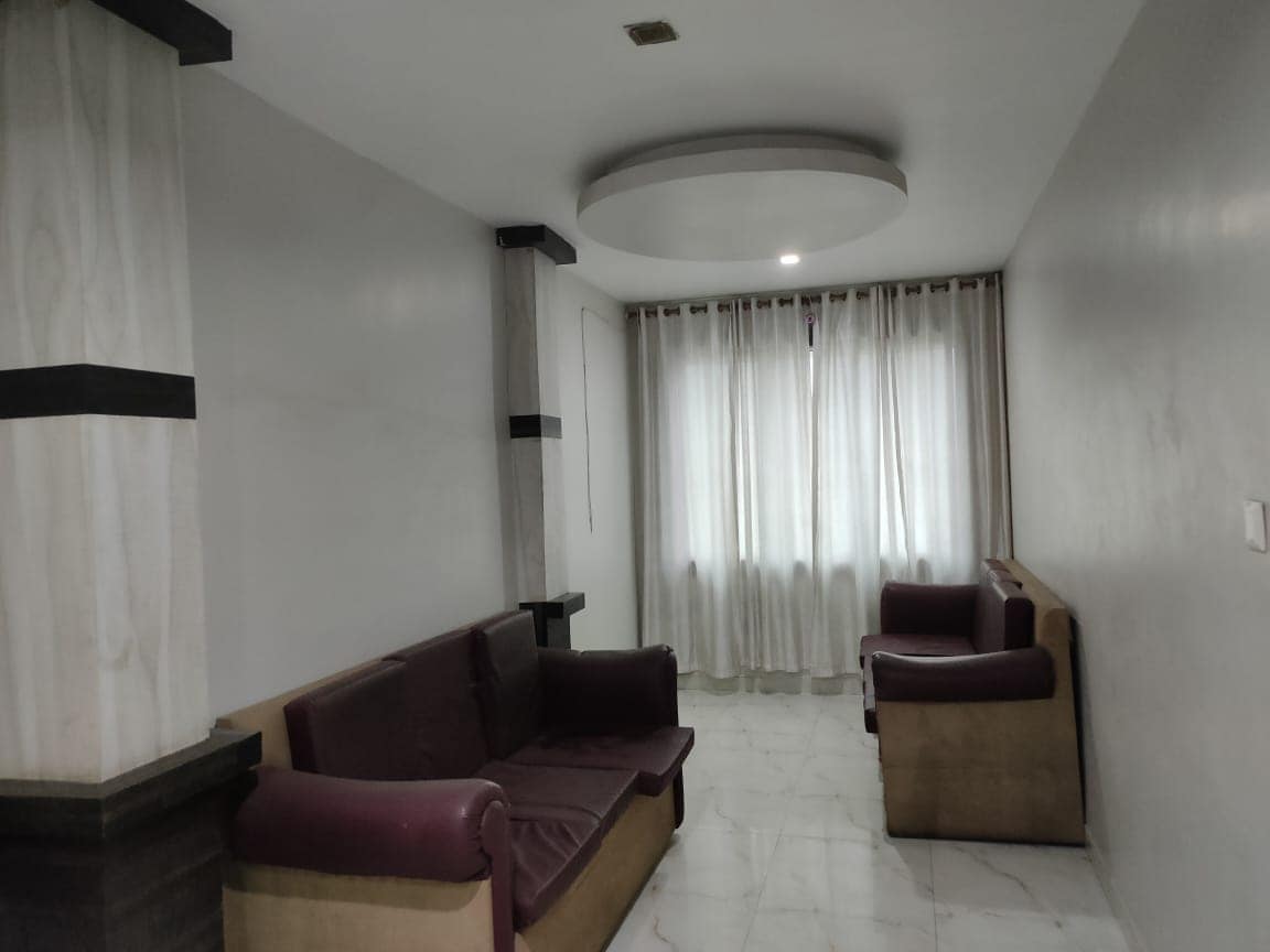 Hotel Garv Residencia - Tap to explore photos