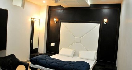 SONI INN Room Type - Double Bed AC Room