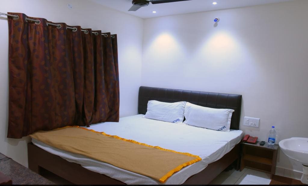KVR Guest House - Tap to explore photos
