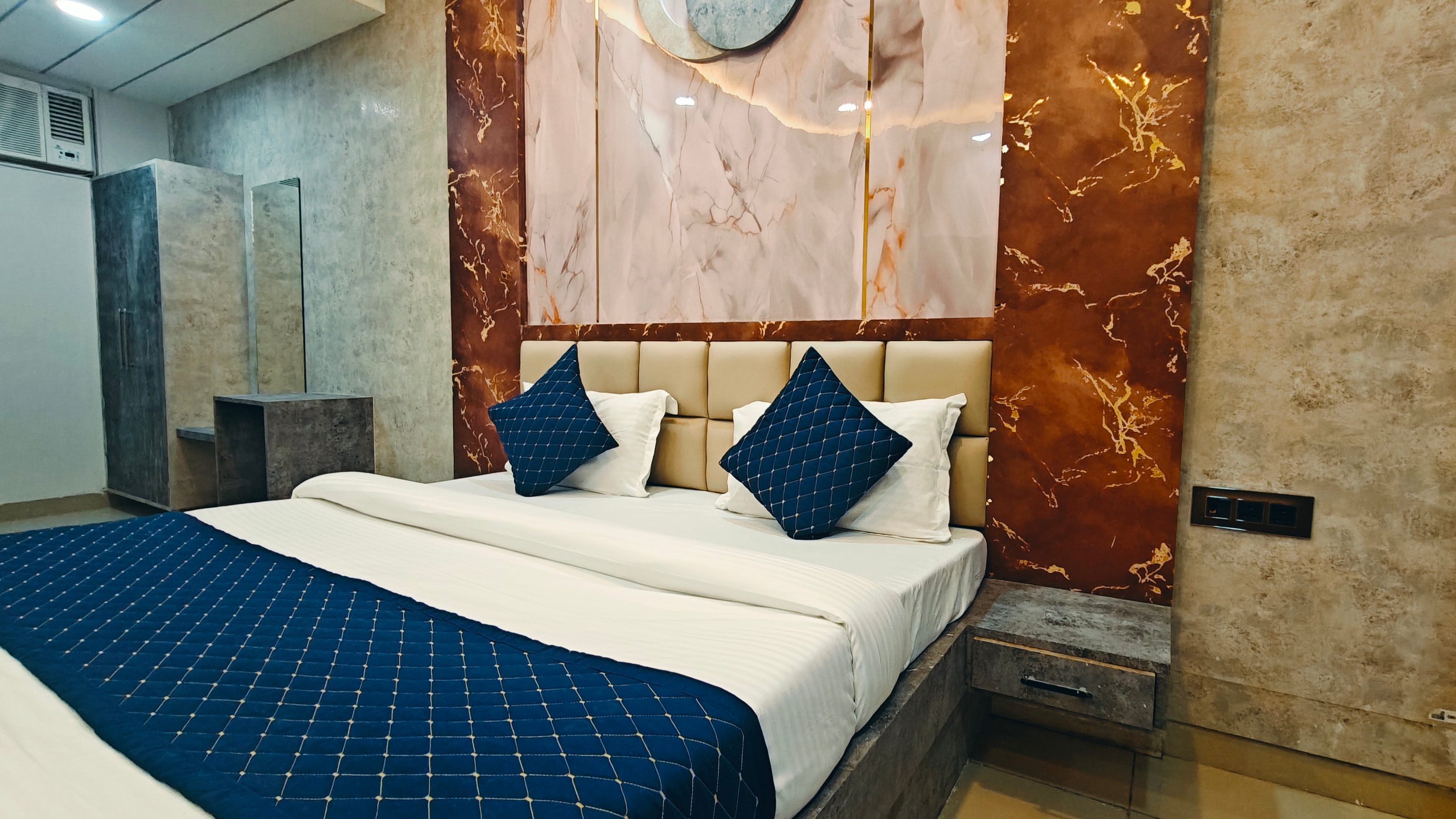 Hotel Samarth Residency - Tap to explore photos