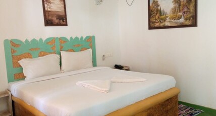 Rock Bite Beachfront Resort Room Type - Floral Ground Floor Room