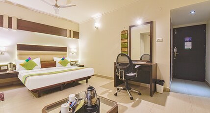 Treebo Natraj - Jaipur Room Type - Deluxe Room With Seating Area