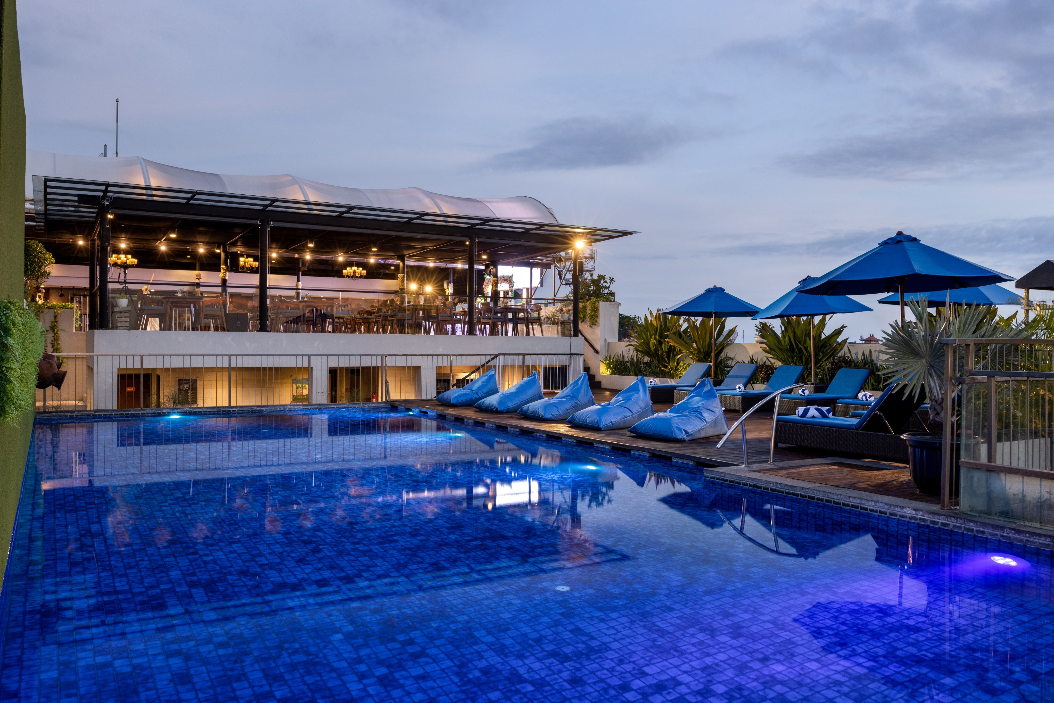 Hotel J4 Kuta Legian - Tap to explore photos