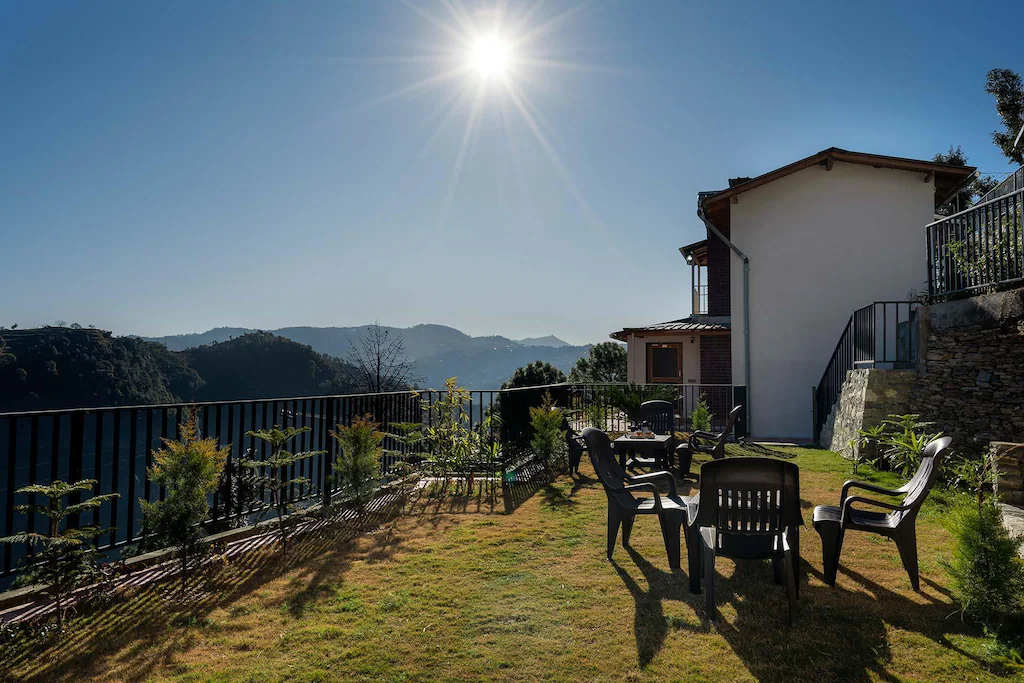 Pet-Friendly 2BHK w mountain view | Dream Cottage (4) by Roam Home