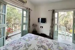 Studio Apartment near beach   1 bed   2balconies