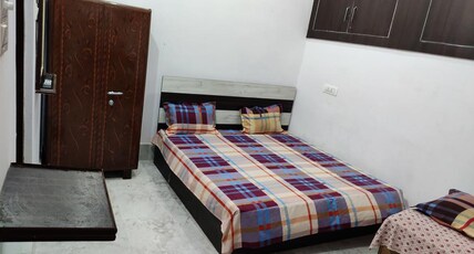 Royal's Homestay | Rooms & Caretaker Room Type - room with extra bed (non view)