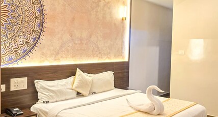 HOTEL PARK KRISHNA (SRI BALAAJI HOSPITALITY) Room Type - Premium Double Room AC