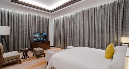 Johari Rotana Room Type - Club Rotana Suite
