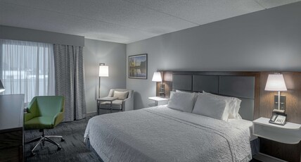 Hampton Inn by Hilton Waldorf Room Type - 1KG MOB HEAR ACC STD SHOWR