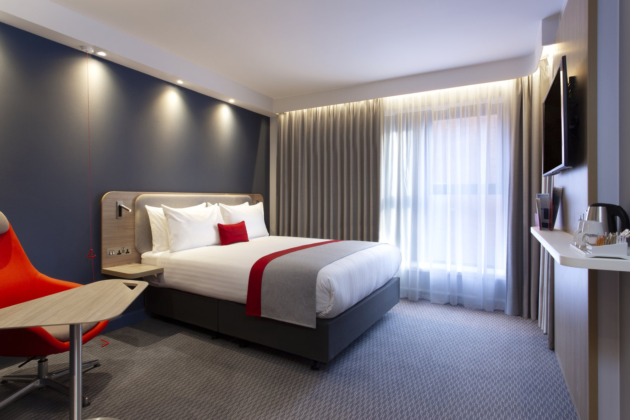Holiday Inn Express LONDON-ROYAL DOCKS, DOCKLANDS - Tap to explore photos