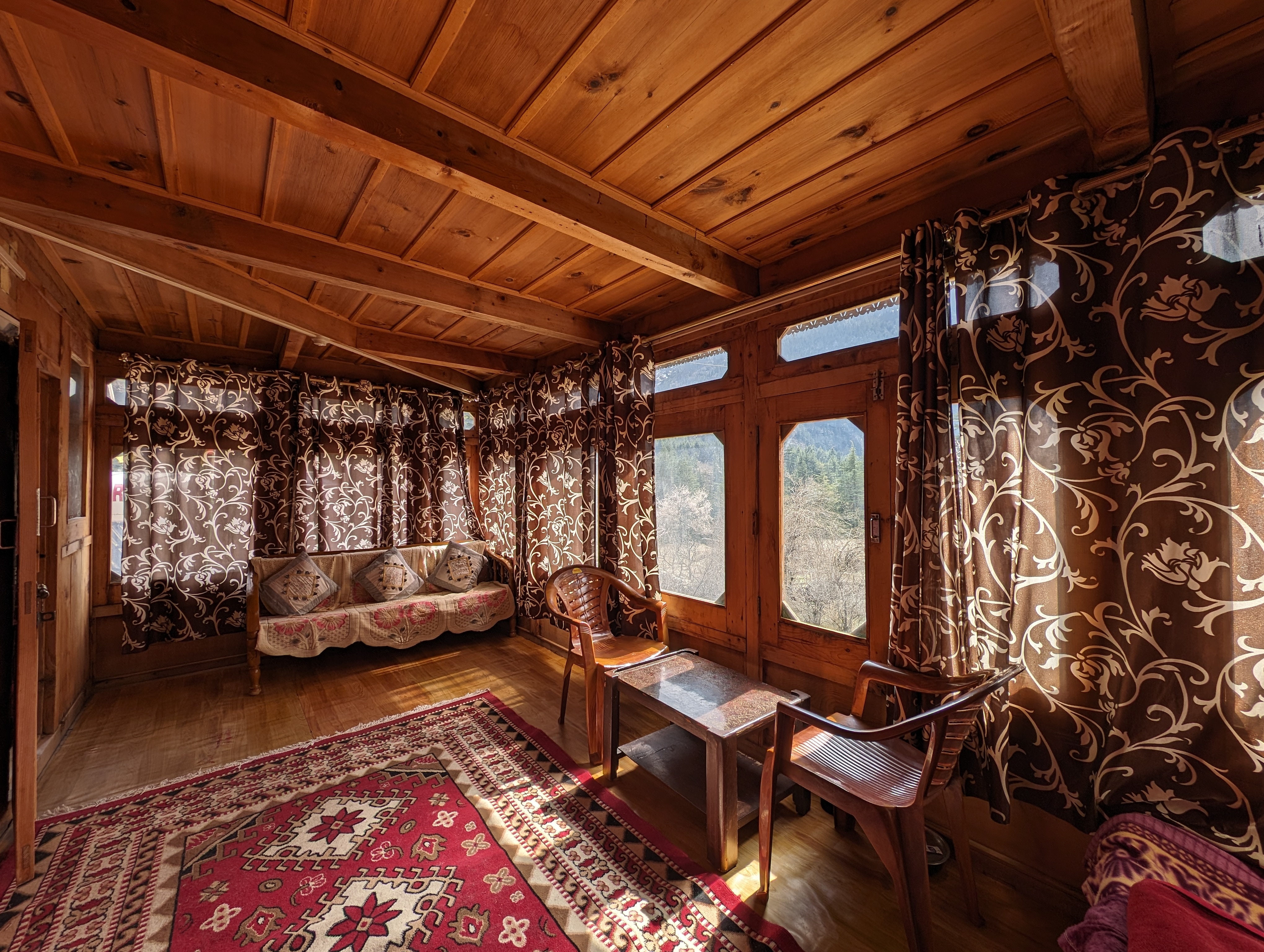 Bhandari Homestay - Tap to explore photos