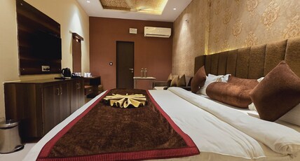 Kumkum Palace Room Type - Super Deluxe Room