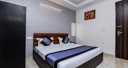 Hotel Ruchit Palace Room Type - Deluxe Room AC