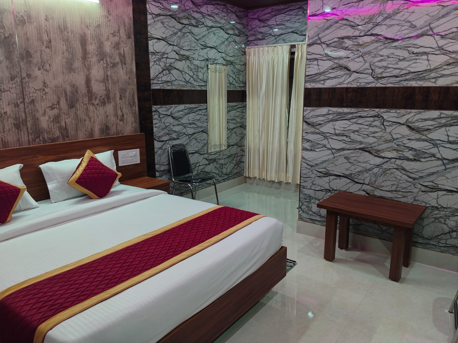 Hotel New Chalukya GKV - Tap to explore photos
