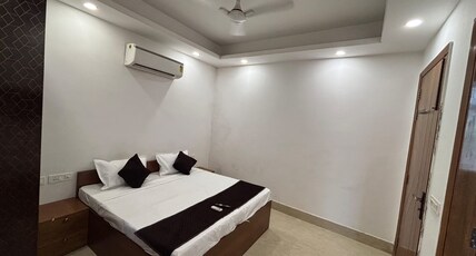 Mannat Inn Saket Room Type - Deluxe room