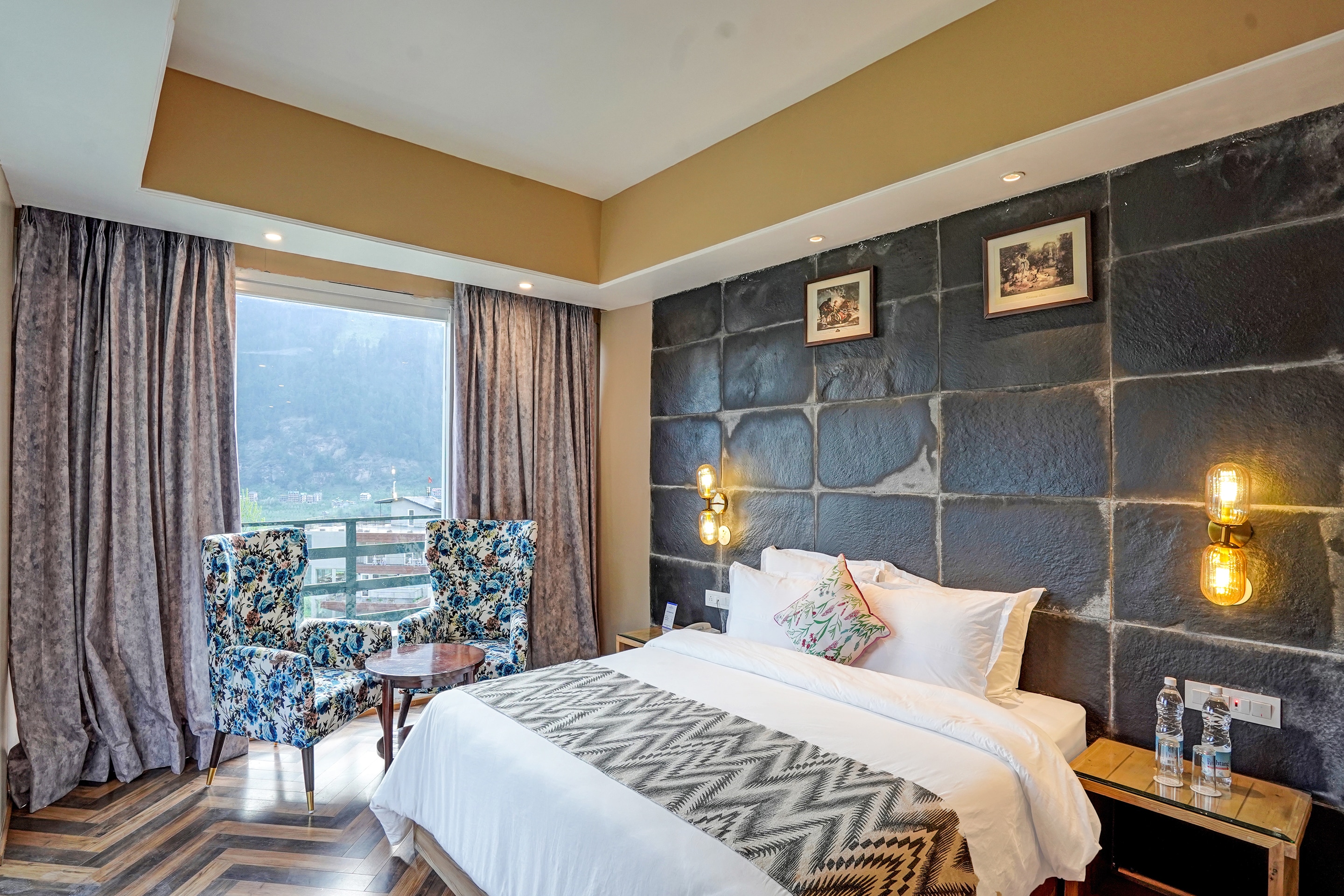 NatureVilas Sarovar Portico - Centrally Heated - Tap to explore photos