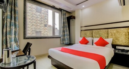Hotel India Continental Room Type - Deluxe Room ( Double Bed )