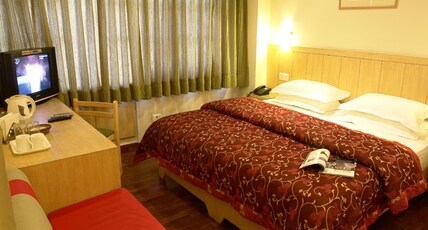 Cedar Court | Rooms & Restaurant Room Type - Deluxe Room
