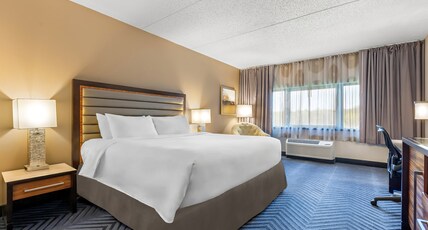 Crowne Plaza Princeton Room Type - 1 King Standard Communications Accessible Crowne Plaza Princeton Room Type - 1 King Standard Communications Accessible