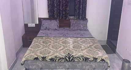 Lakshika Palace Room Type - Double Bed