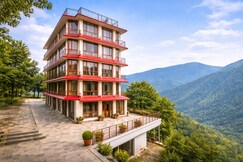 Mashobra Heights Hotel by Shalidrishya