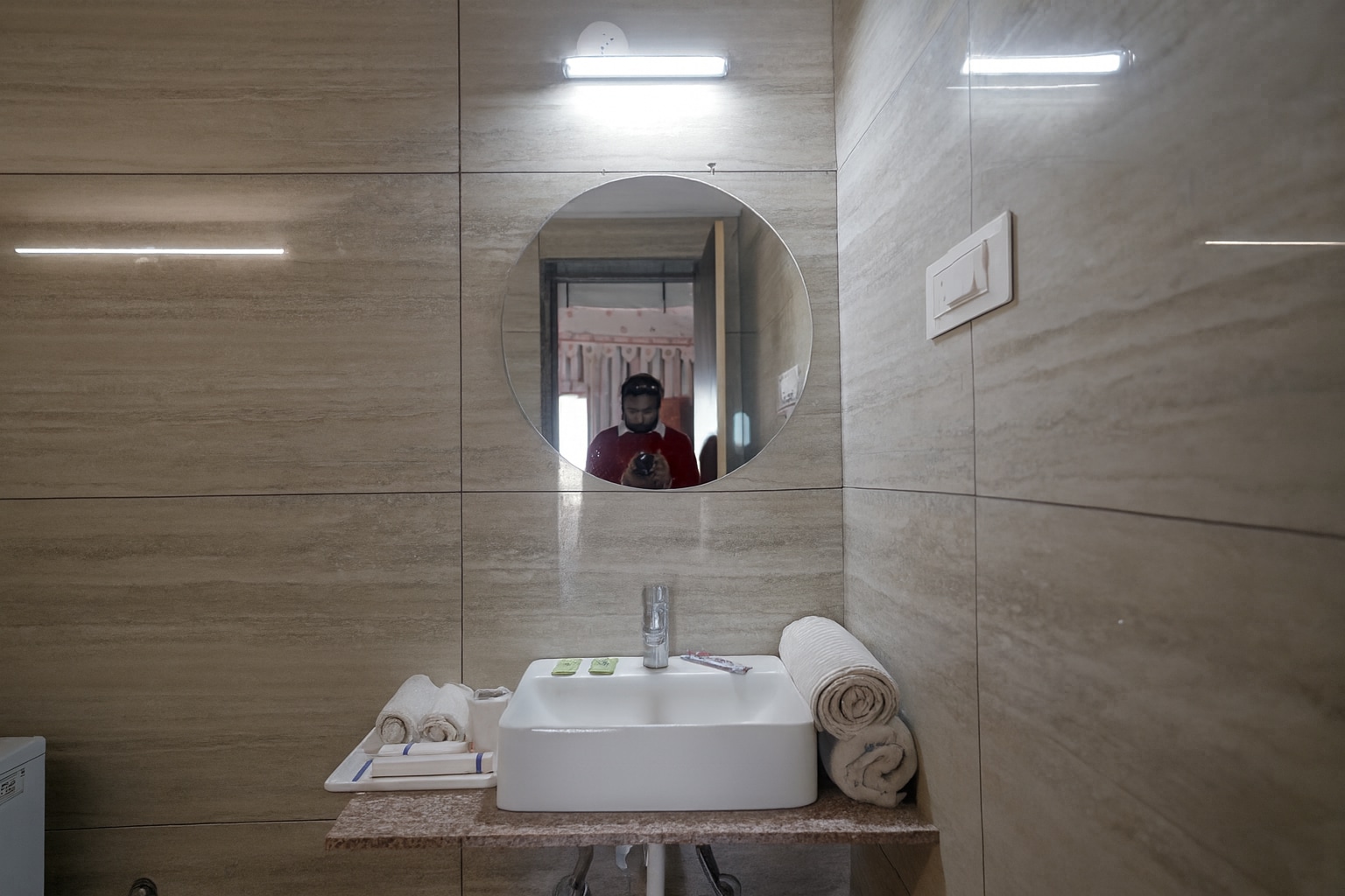 SIA Resort - Luxury Camp Sam Sand Dunes - Tap to explore photos