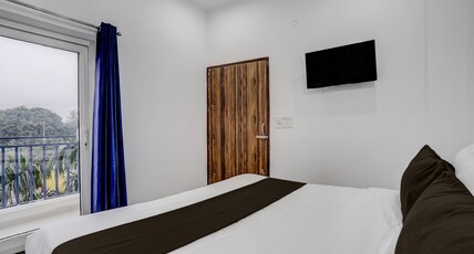 Super Hotel O SGT University Road Formerly Budhera Room Type - Classic