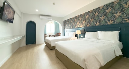 Regent Ramkhamhaeng Hotel Room Type - Superior Quad Room