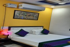 Address of HOTEL R R GRAND