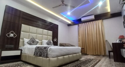 Hotel Moments Room Type - Luxurious King Bed Room with City View