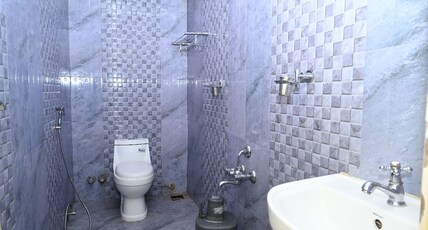 Ajay Inn Munnar Room Type - Triple Room